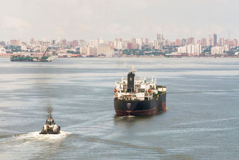 Trump Orders Blockade on Venezuelan Oil Tankers Amid Escalating Tensions