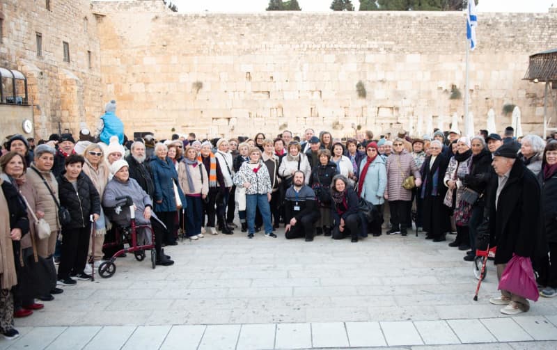 Holocaust Survivors Light Hanukkah Candles at Western Wall Ceremony