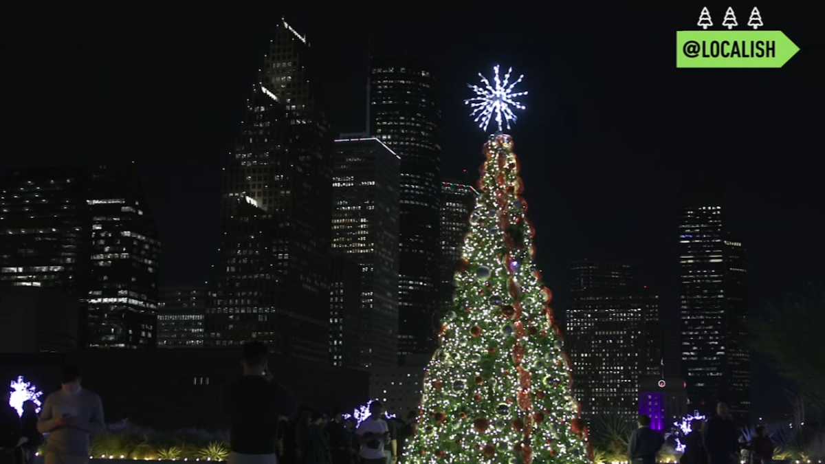 Texas' Biggest Rooftop Park Illuminates Holiday Season
