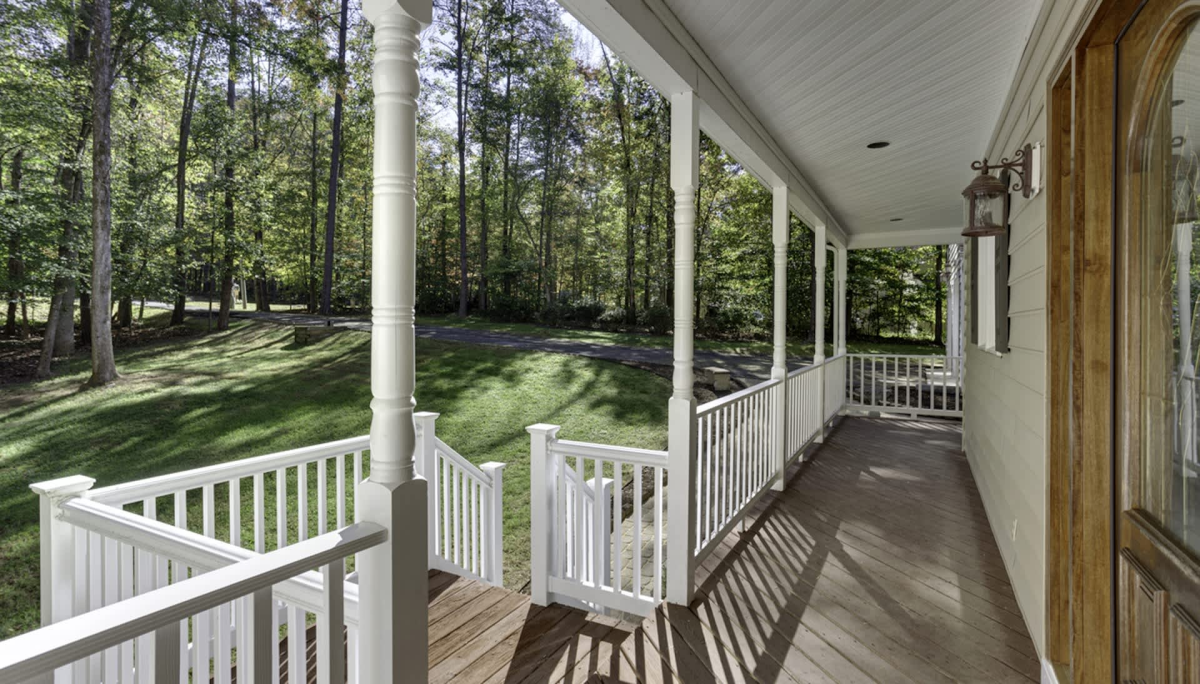 Utah Homeowner Encounters Utility Confusion Over New Balcony Solar Law