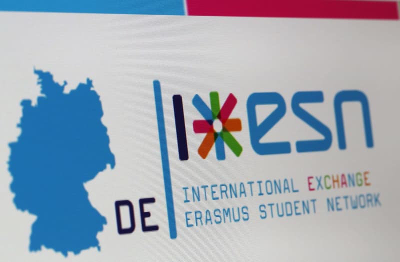 UK Rejoins Erasmus Program from 2027, German Business Hails Move