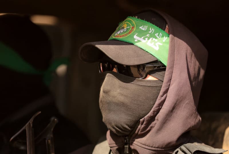 Israeli Police Apprehend Three Gaza Terrorists in Rahat Raid