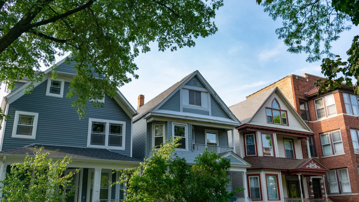 HOA Blocks Solar Panel Installation Despite Illinois Solar Rights Act