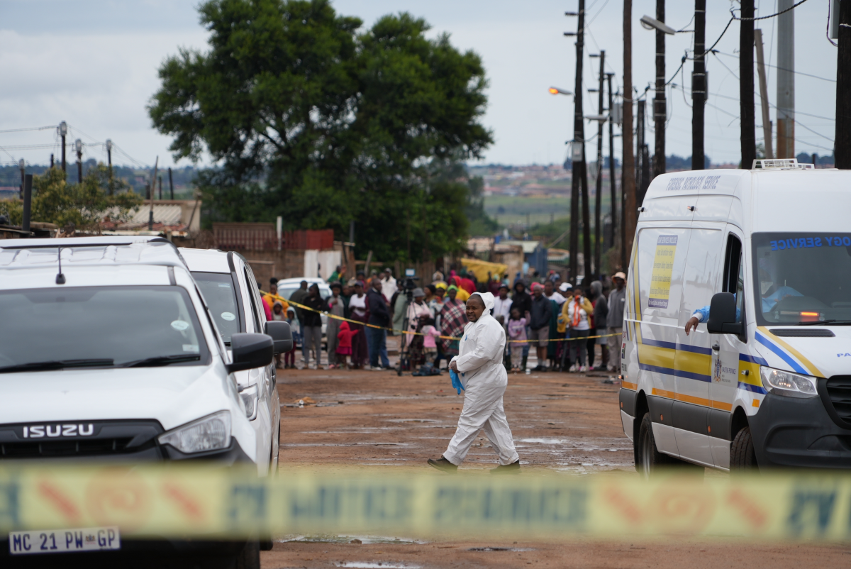 South Africa Pub Shooting Death Toll Rises to 10, Suspects Identified