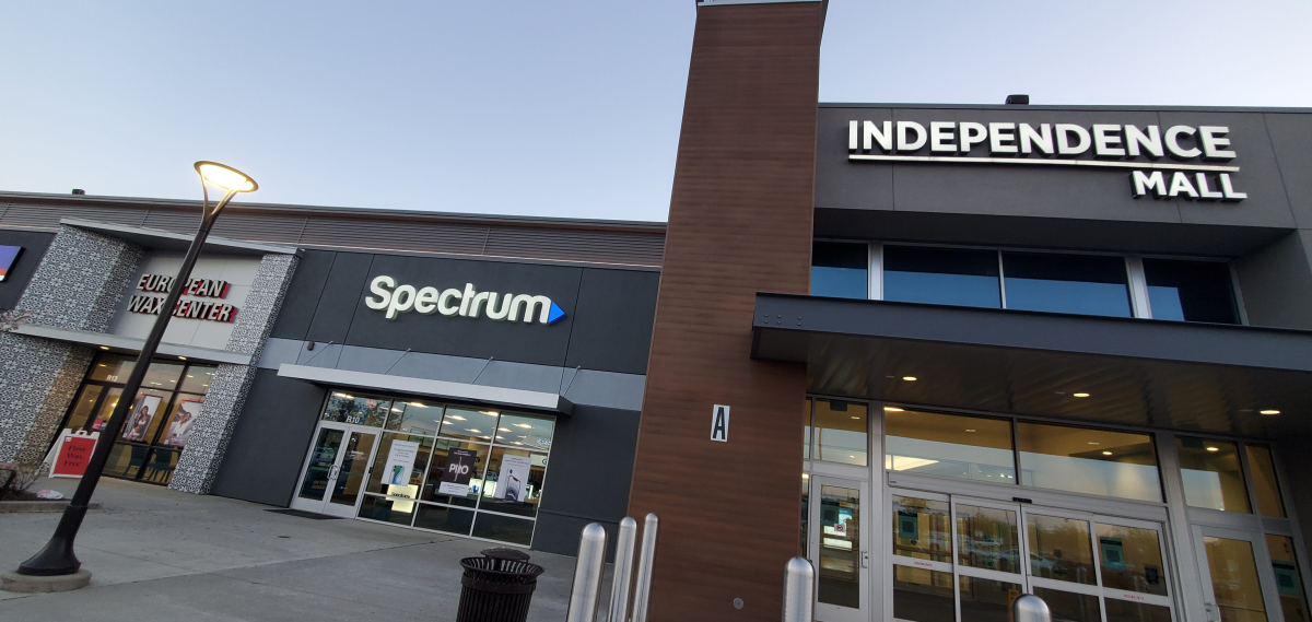 Wilmington Police Respond to Reports of Gunfire at Independence Mall