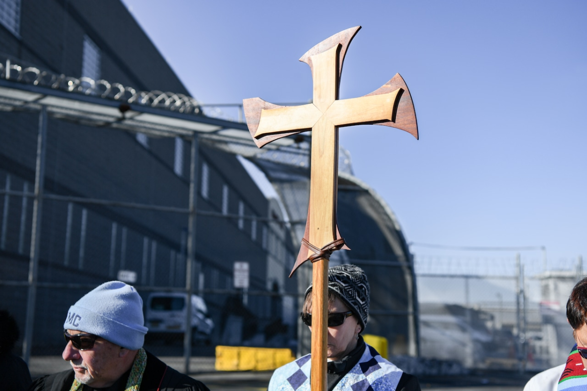 Interfaith Vigil at Newark Detention Center Calls for Human Dignity