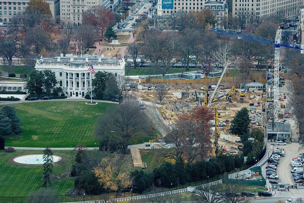 White House Ballroom Construction Proceeds Despite Preservation Group's Legal Challenge