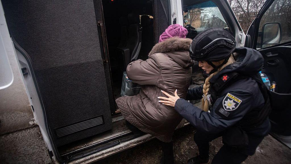 Russian Forces Seize Ukrainian Civilians in Cross-Border Operation