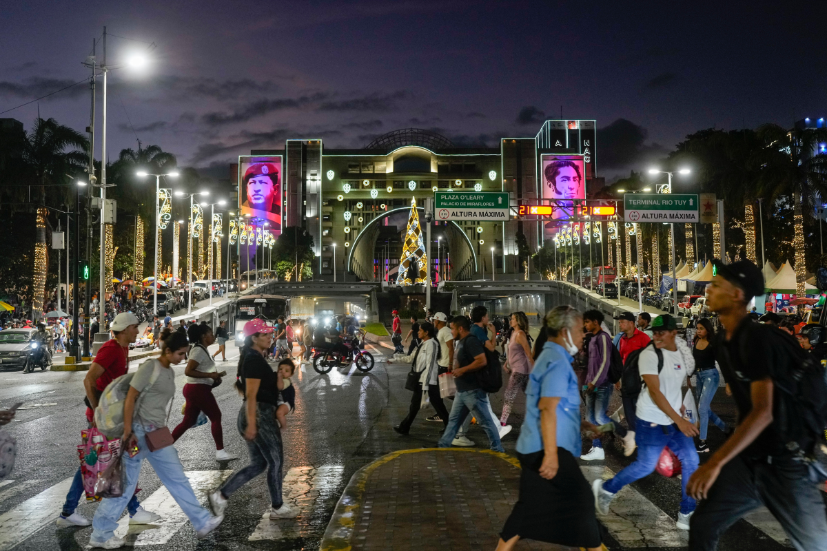Venezuelans Navigate Daily Life Amid Geopolitical Tensions